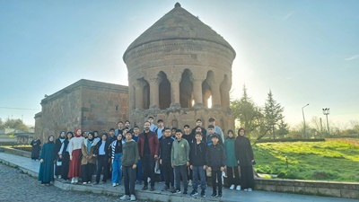 İLÇEMİZDE ‘GEZEREK ÖĞRENİYORUZ PROJESİ’ KAPSAMINDA VAN VE BİTLİS GEZİSİ GERÇEKLEŞTİRİLDİ